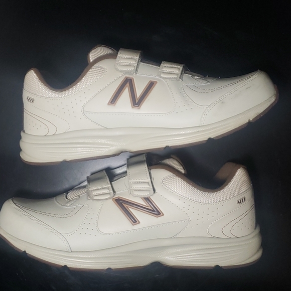 new balance mens shoes with velcro straps